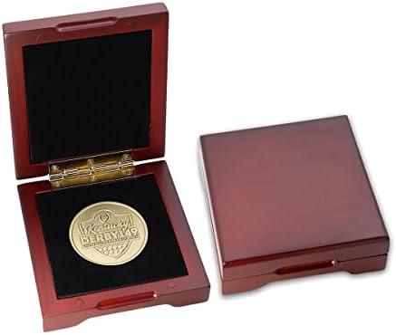 Индиана Метално Занаят Кентъки Дерби 149 са подбрани Латунная Монета Покана с Дървена Витрина Произведено в САЩ